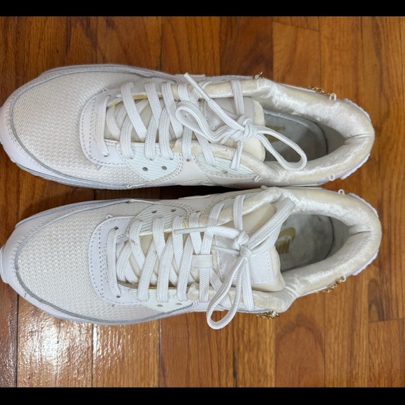 nike air max 90 with gold chain - Picture 3 of 5
